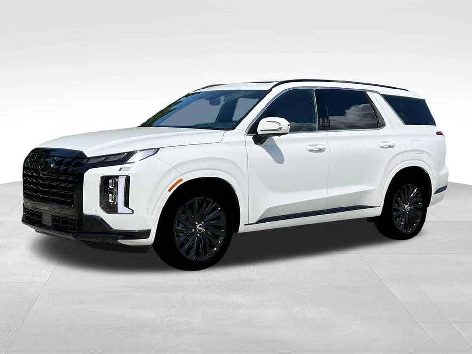 2025 Hyundai Palisade - Image 2 of 12