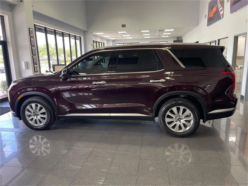 2025 Hyundai Palisade - Image 2 of 31