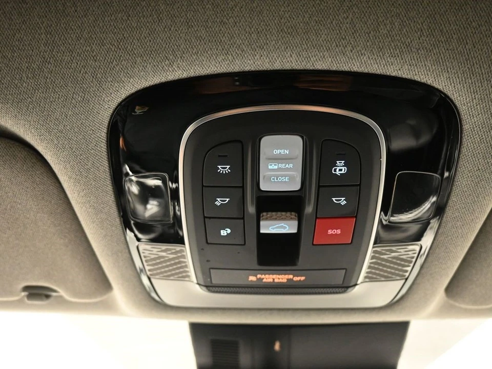 2025 Hyundai Palisade - Image 17 of 21