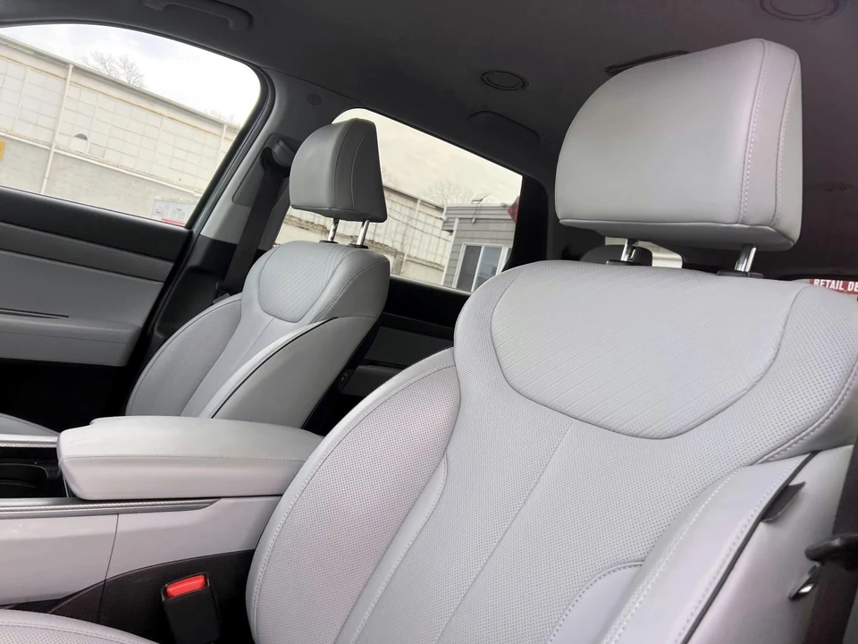 2025 Hyundai Palisade - Image 8 of 21
