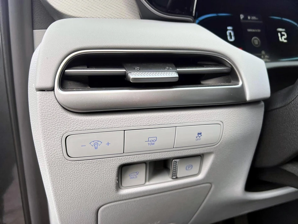 2025 Hyundai Palisade - Image 19 of 21