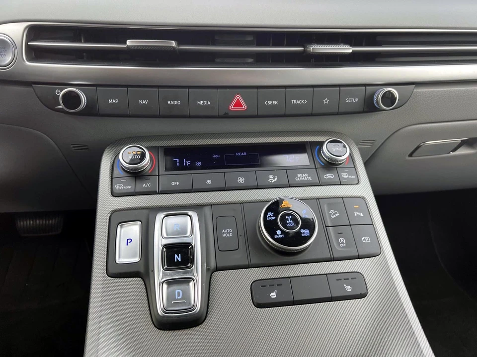 2025 Hyundai Palisade - Image 18 of 21