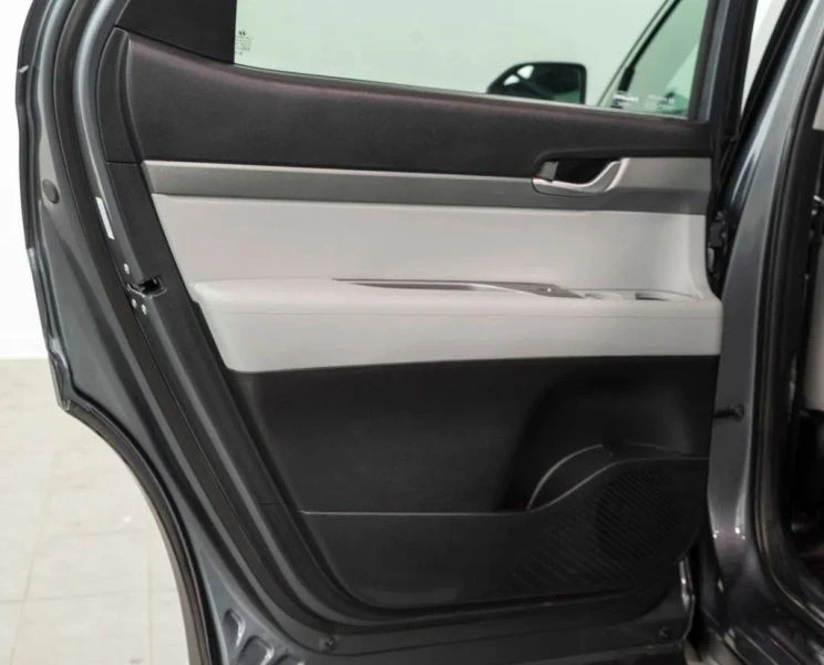 2025 Hyundai Palisade - Image 8 of 12