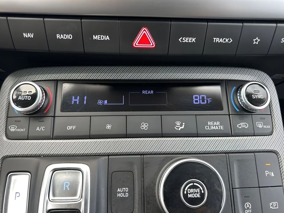 2025 Hyundai Palisade - Image 19 of 21