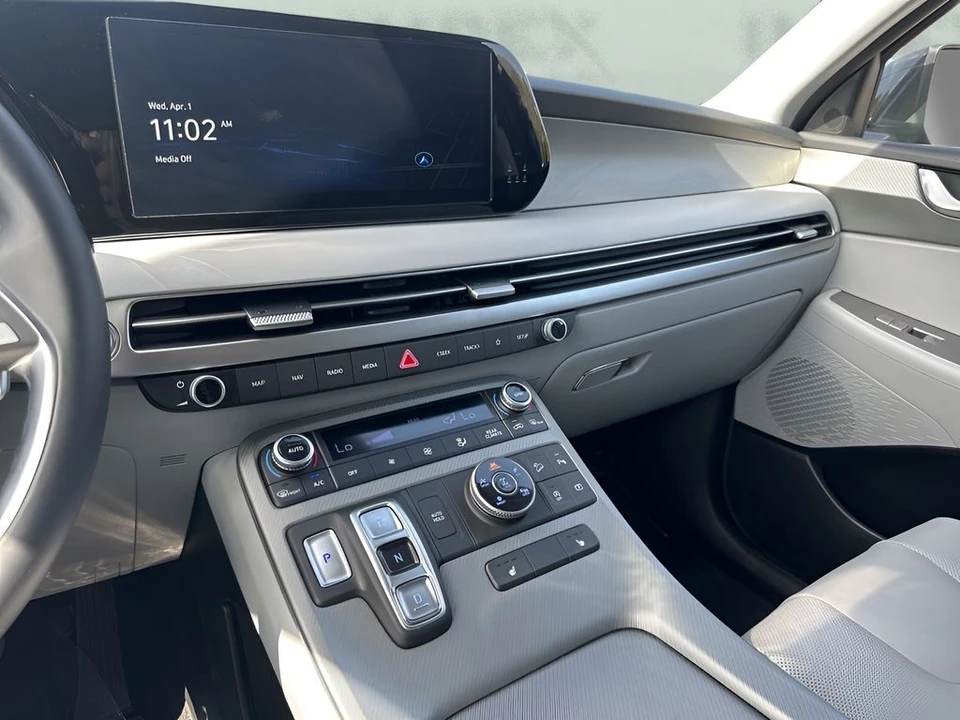2025 Hyundai Palisade - Image 17 of 21
