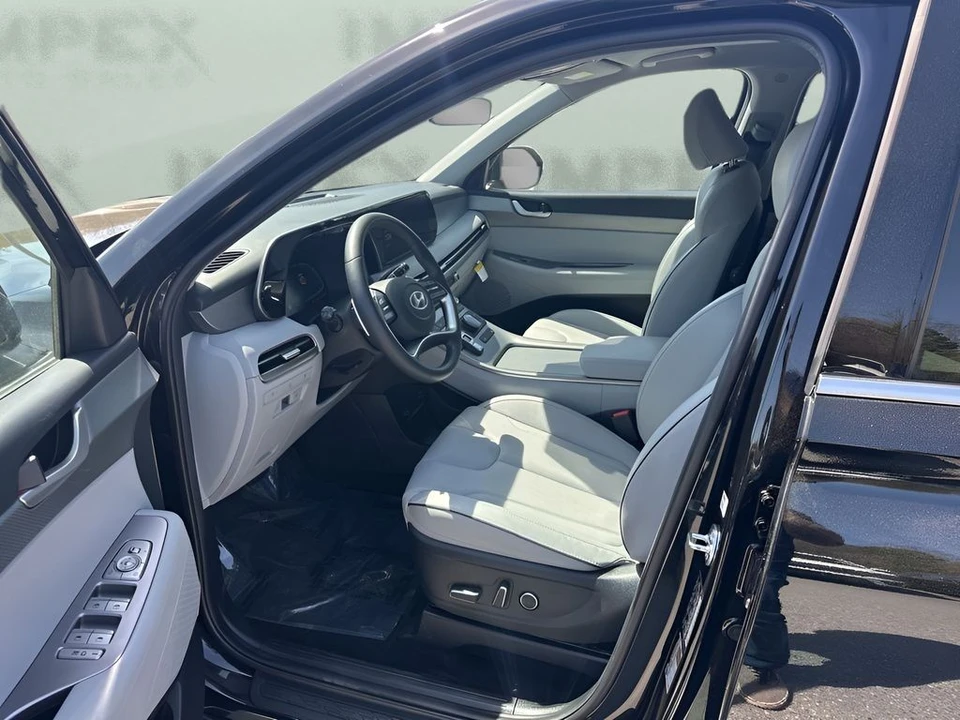 2025 Hyundai Palisade - Image 9 of 21