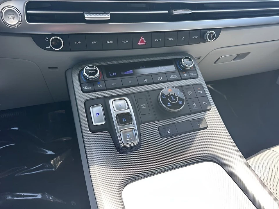 2025 Hyundai Palisade - Image 17 of 21