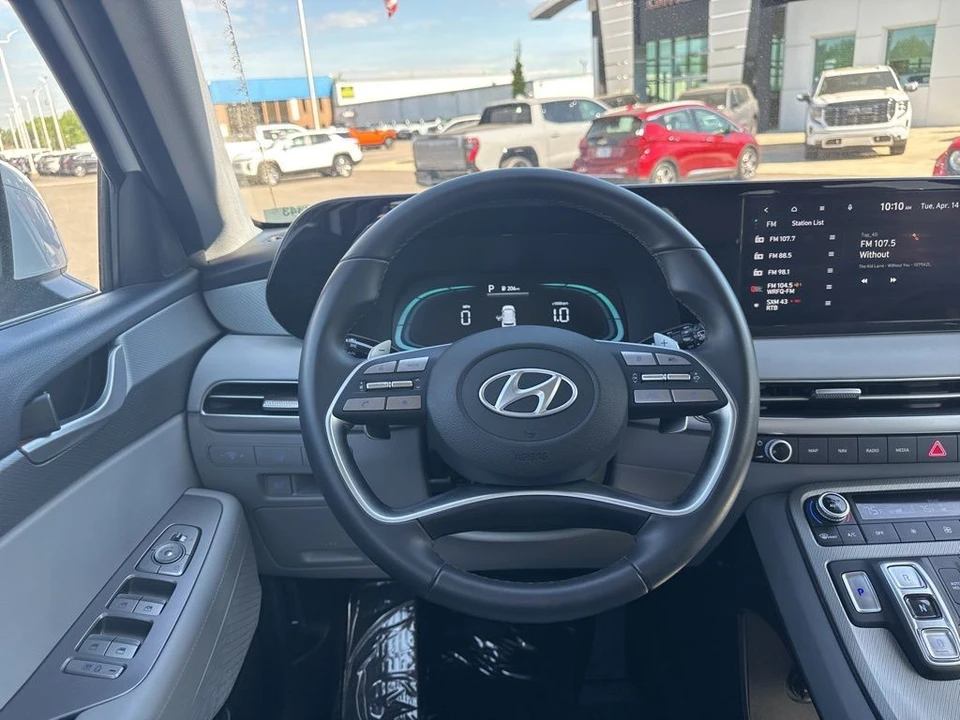 2025 Hyundai Palisade - Image 15 of 21