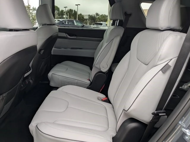 2025 Hyundai Palisade - Image 15 of 21