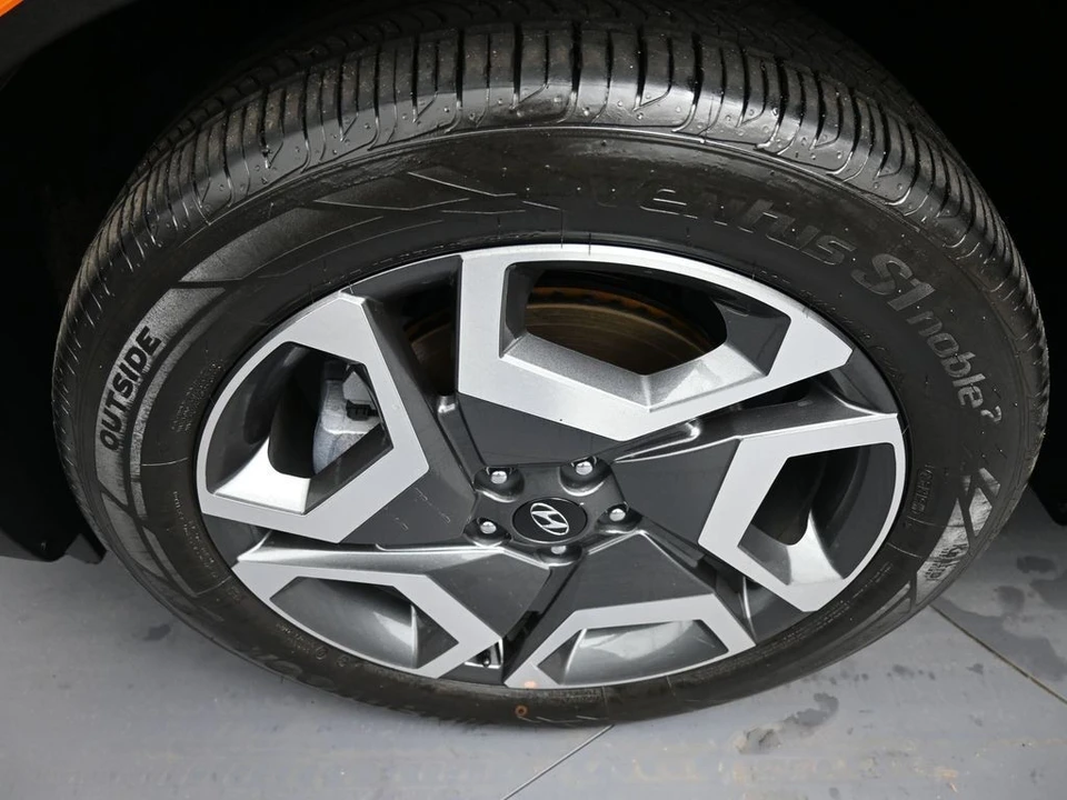 2025 Hyundai Palisade - Image 14 of 21