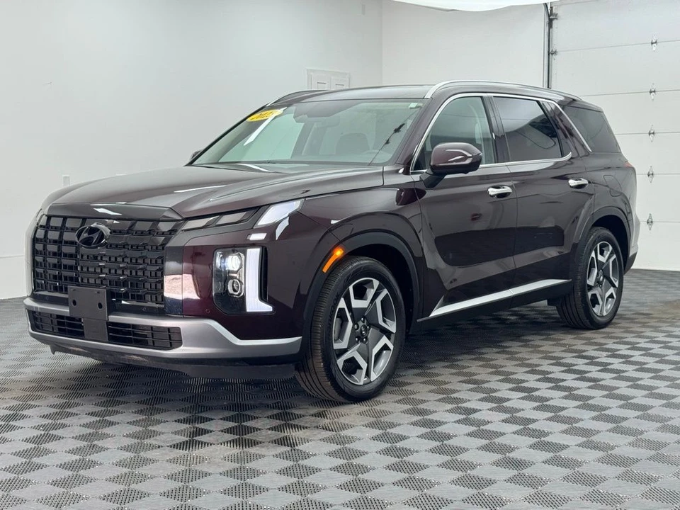 2025 Hyundai Palisade - Image 2 of 12