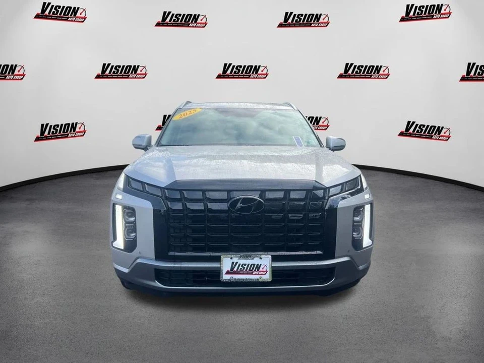 2025 Hyundai Palisade - Image 2 of 12