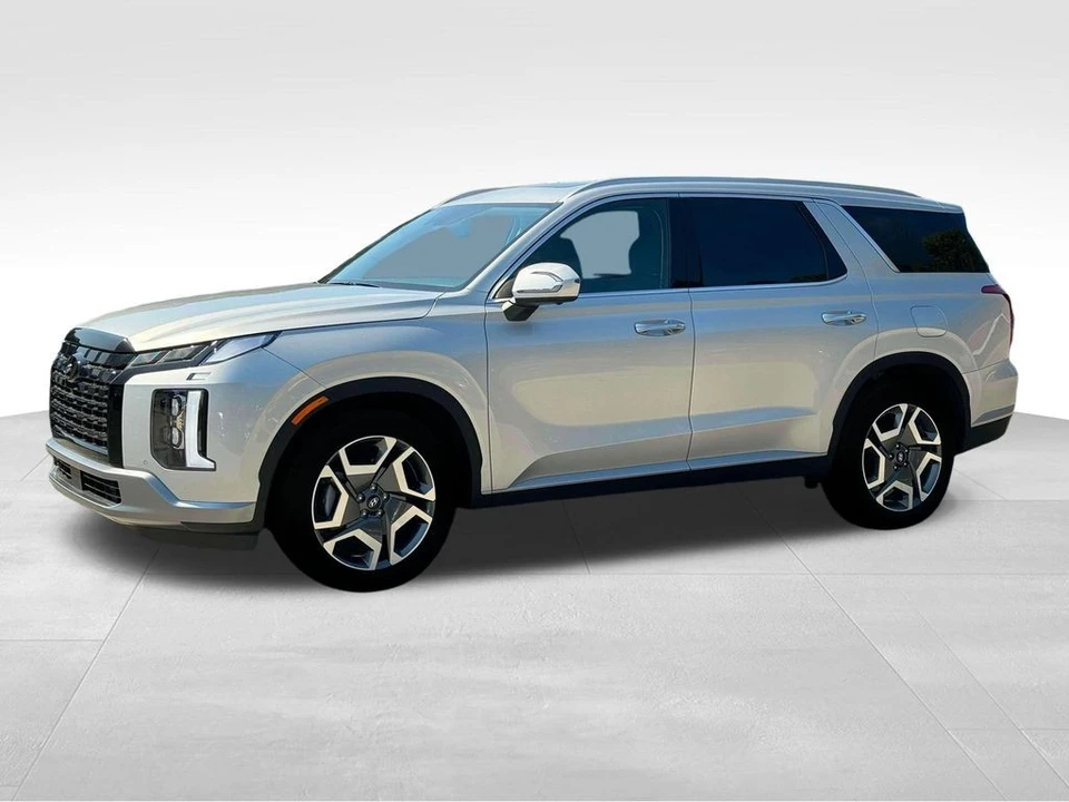 2025 Hyundai Palisade - Image 2 of 12