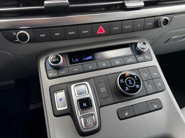 2025 Hyundai Palisade - Image 18 of 21