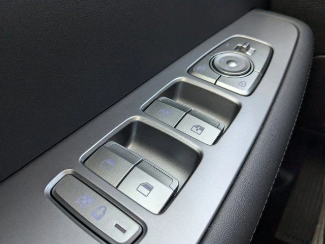 2025 Hyundai Palisade - Image 19 of 21