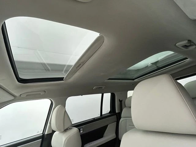 2025 Hyundai Santa Fe - Image 12 of 12