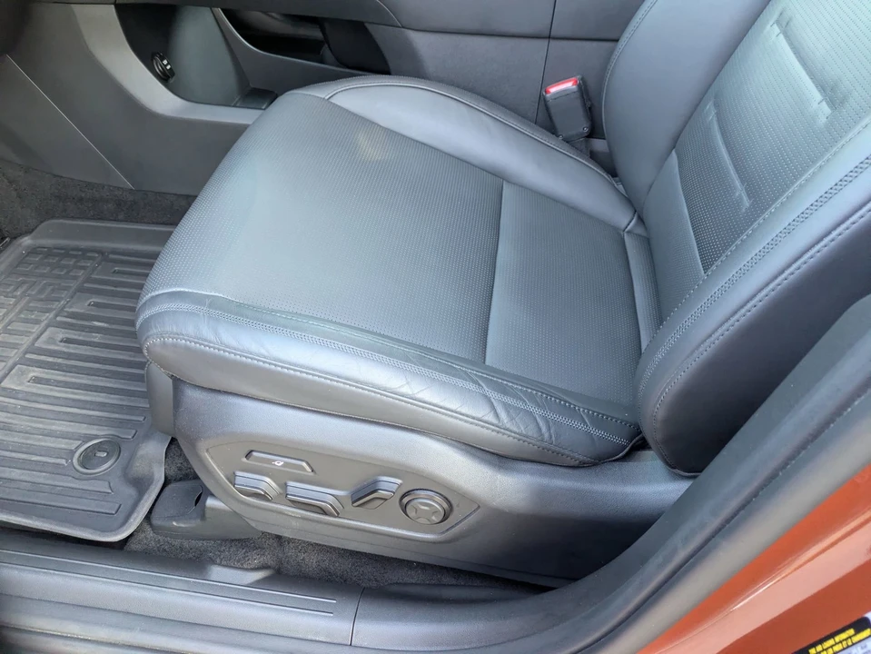 2025 Hyundai Santa Fe - Image 13 of 21