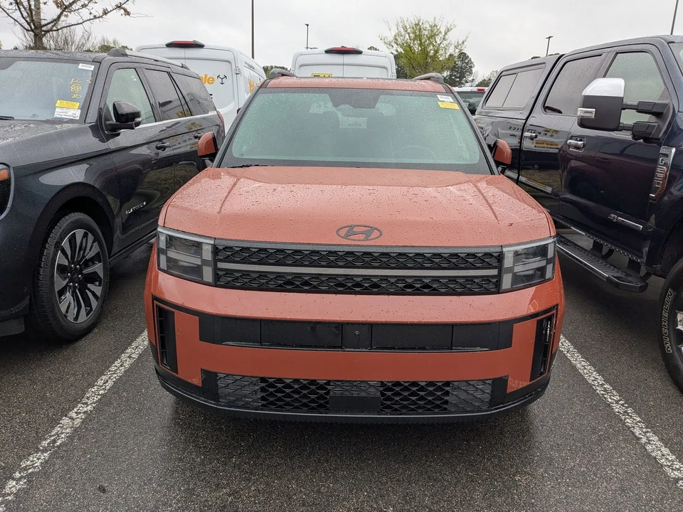 2025 Hyundai Santa Fe - Image 2 of 3