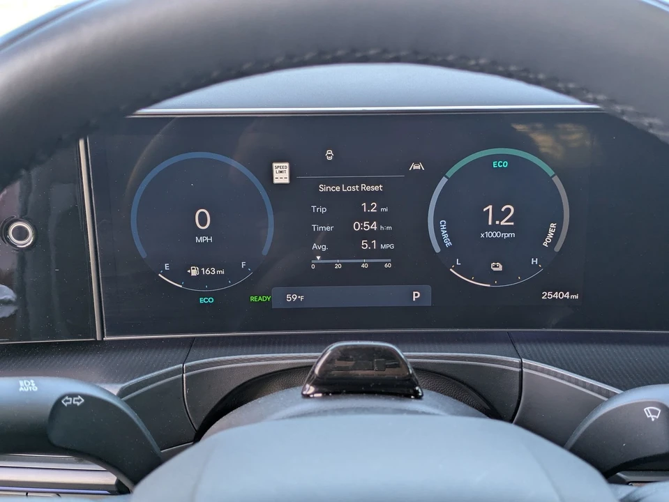 2025 Hyundai Santa Fe - Image 20 of 21