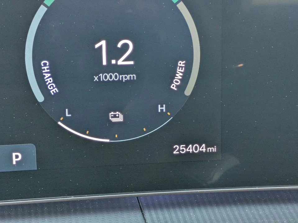 2025 Hyundai Santa Fe - Image 21 of 21
