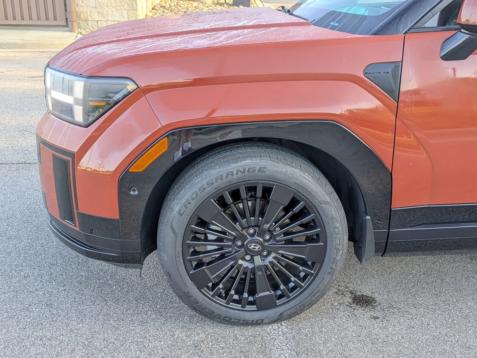 2025 Hyundai Santa Fe - Image 11 of 21