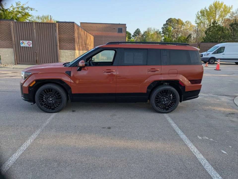 2025 Hyundai Santa Fe - Image 7 of 21