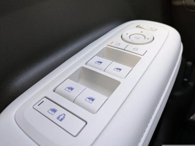 2025 Hyundai Santa Fe - Image 21 of 21