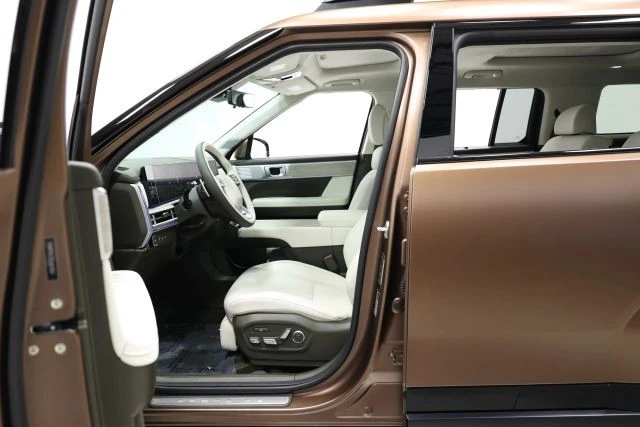 2025 Hyundai Santa Fe - Image 12 of 12