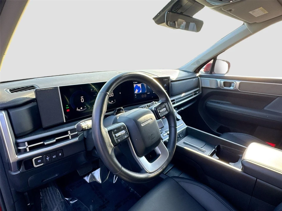 2025 Hyundai Santa Fe - Image 9 of 21