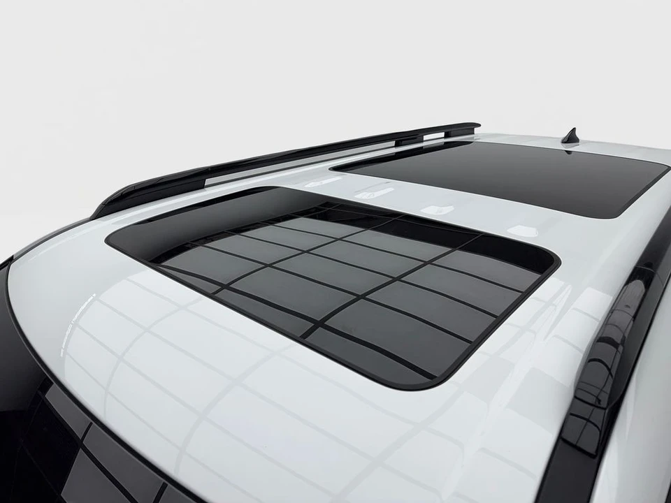 2025 Hyundai Santa Fe - Image 11 of 21
