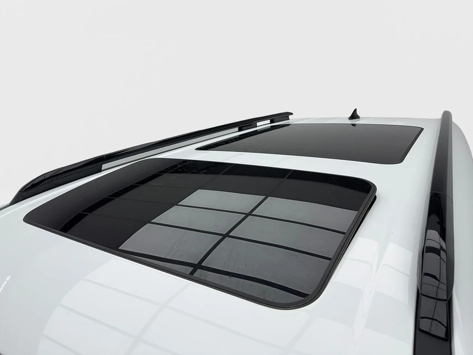 2025 Hyundai Santa Fe - Image 11 of 21