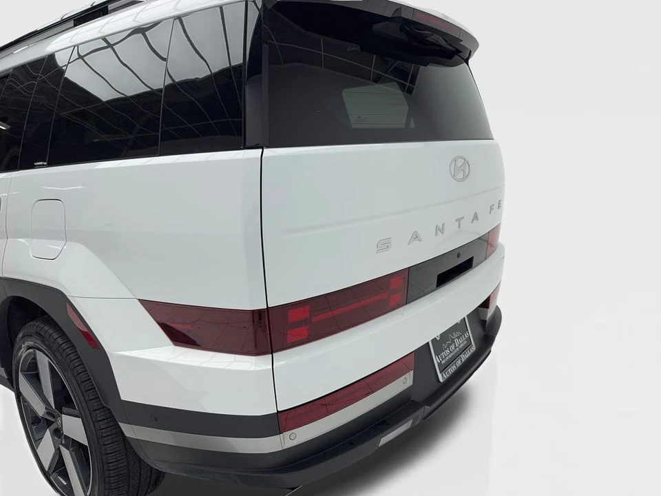 2025 Hyundai Santa Fe - Image 9 of 21