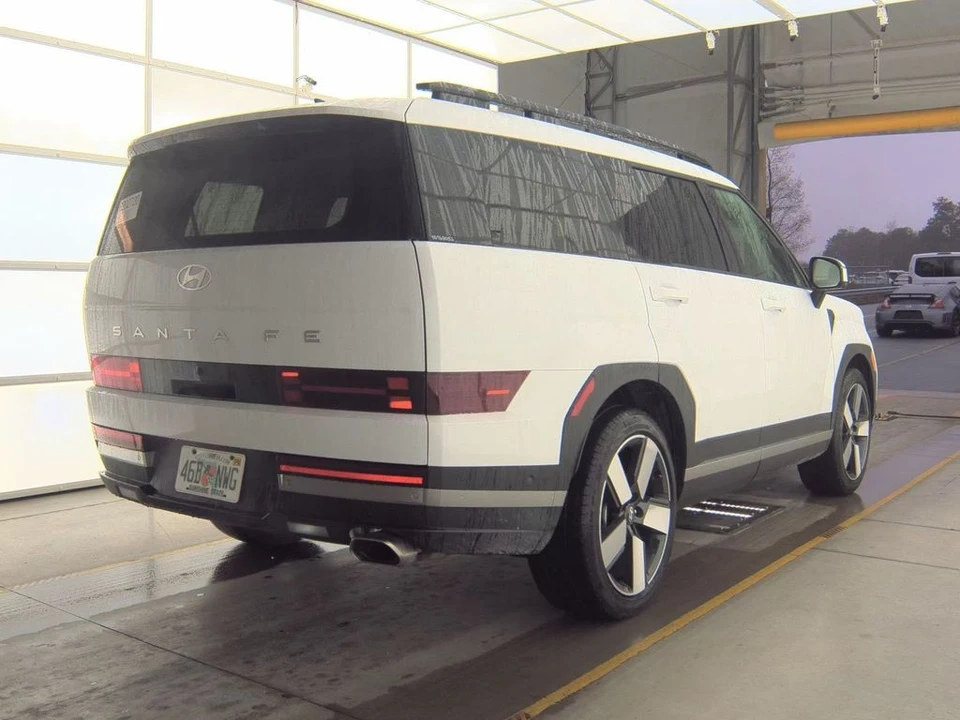 2025 Hyundai Santa Fe - Image 2 of 10
