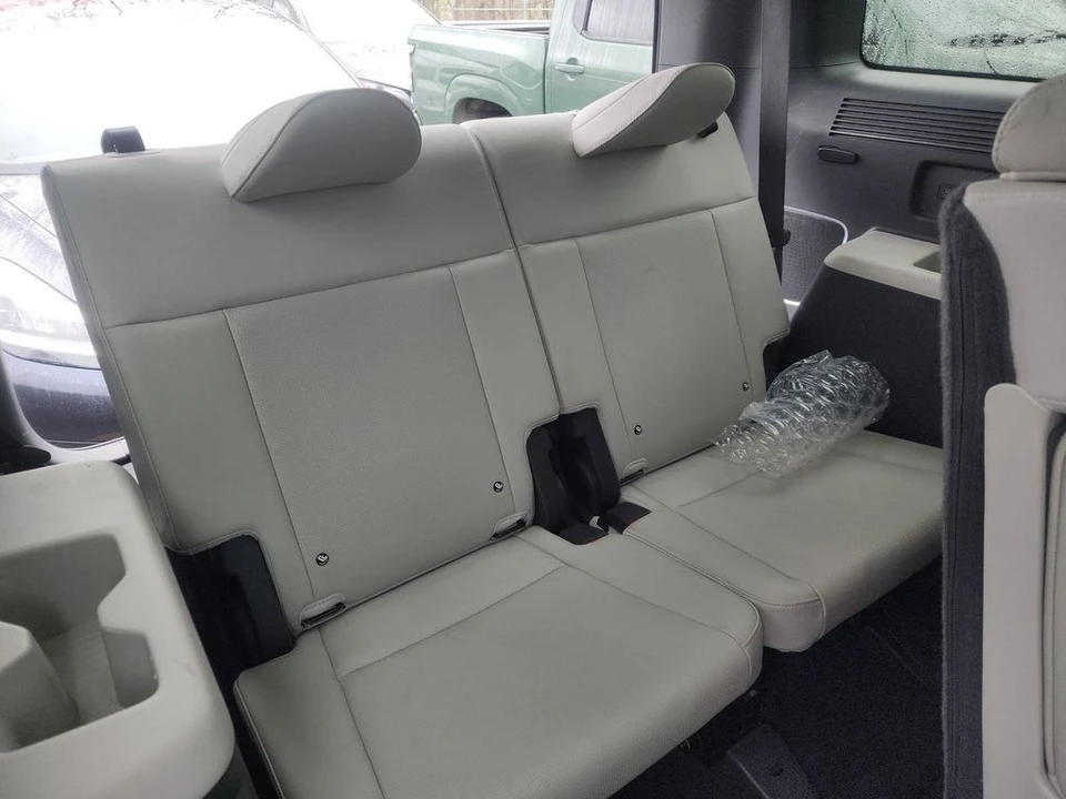 2025 Hyundai Santa Fe - Image 8 of 10