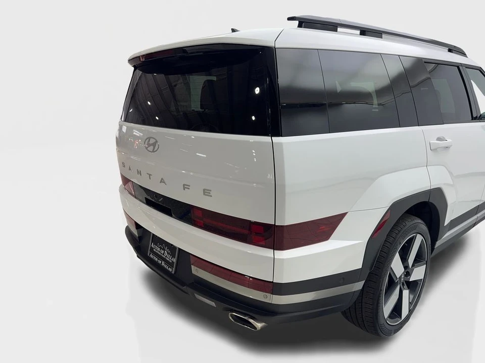 2025 Hyundai Santa Fe - Image 18 of 21