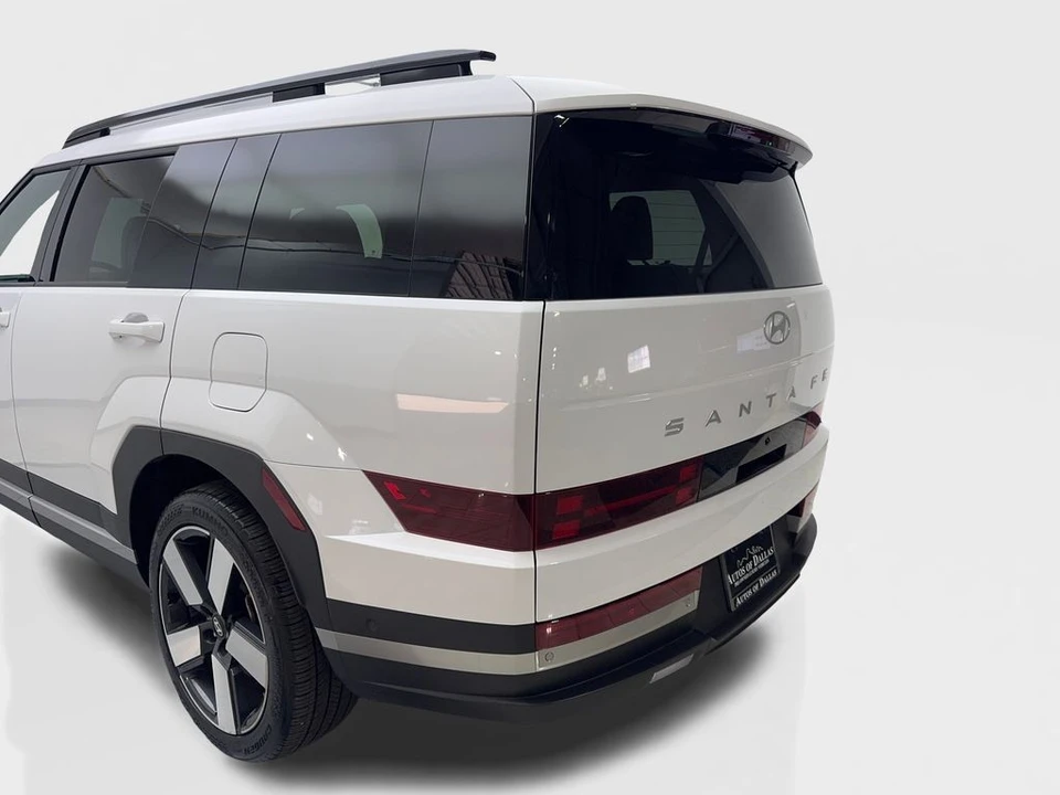 2025 Hyundai Santa Fe - Image 19 of 21