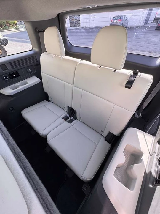 2025 Hyundai Santa Fe - Image 6 of 10