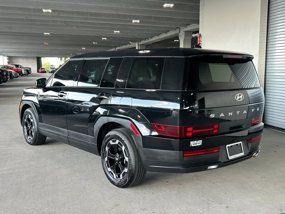 2025 Hyundai Santa Fe - Image 4 of 12
