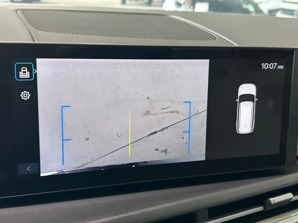 2025 Hyundai Santa Fe - Image 9 of 12