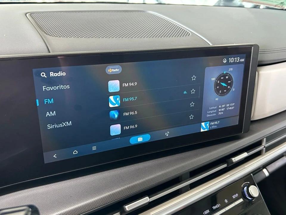 2025 Hyundai Santa Fe - Image 7 of 12