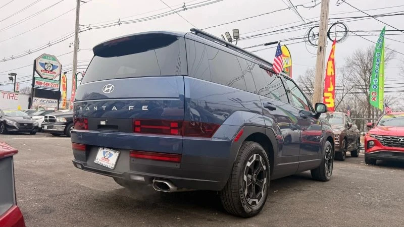 2025 Hyundai Santa Fe - Image 9 of 12