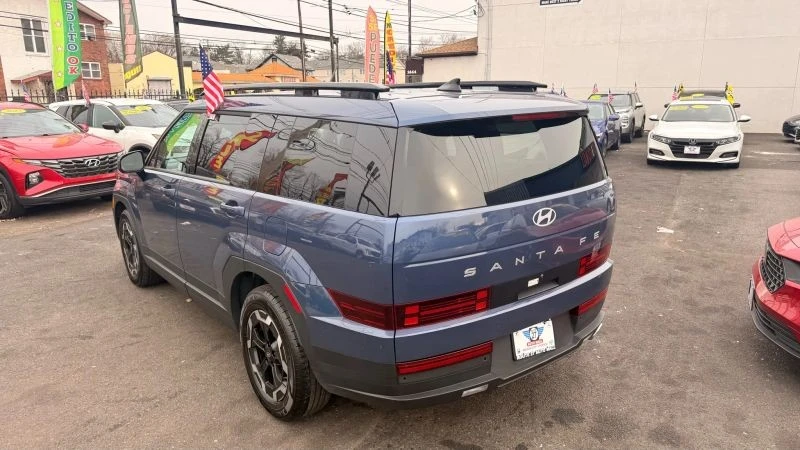 2025 Hyundai Santa Fe - Image 5 of 12