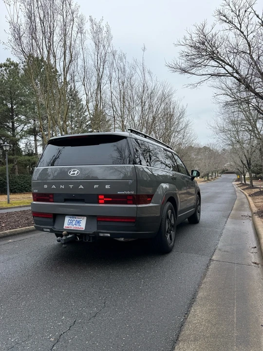 2025 Hyundai Santa Fe - Image 5 of 12