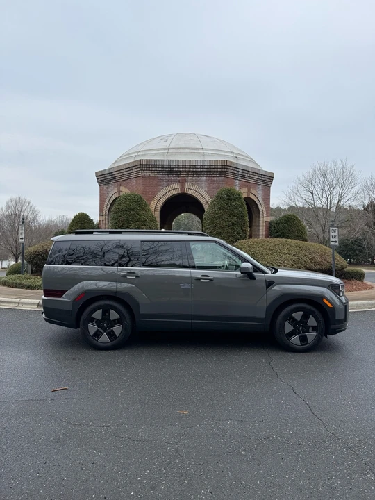 2025 Hyundai Santa Fe - Image 2 of 12