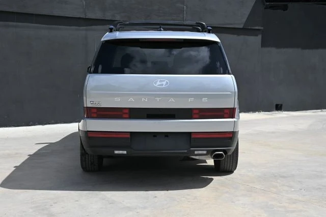 2025 Hyundai Santa Fe - Image 4 of 21
