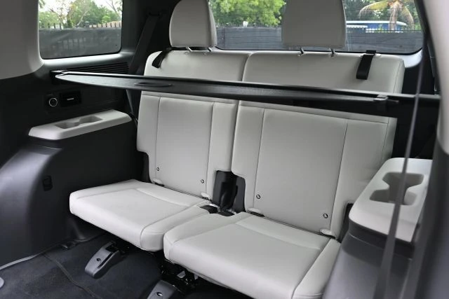 2025 Hyundai Santa Fe - Image 16 of 21