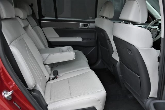 2025 Hyundai Santa Fe - Image 14 of 21