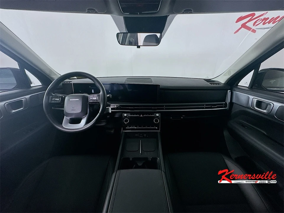 2025 Hyundai Santa Fe - Image 10 of 12