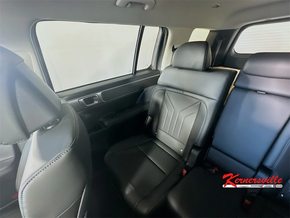 2025 Hyundai Santa Fe - Image 12 of 21