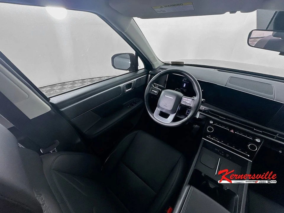 2025 Hyundai Santa Fe - Image 9 of 21